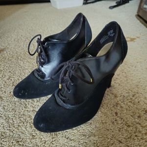 Vintage Style Black Oxford Heels